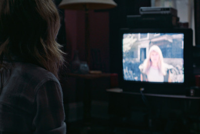 手を振る男は何者か…気鋭スタジオNEONが放つ注力作『シェルビー・オークス』追加場面写真解禁 画像