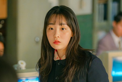 韓国ソウルの街にあふれるドヤ顔の“オ主任”。今最も熱い『テプン商事』主演キム・ミンハ 画像