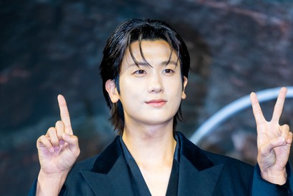 34歳になったパク・ヒョンシクをBTS・Vが祝福！プールの中でも“尊い”【PHOTO】 画像