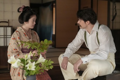 「ばけばけ」第39回あらすじ・場面写真　トキは武家の娘のたしなみで覚えた生け花などで、徐々にヘブンの評価をつかみ始めていた…11月20日放送 画像