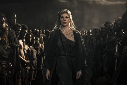 祝50歳！ミラ・ジョヴォヴィッチが走って、蹴って、狩りまくる『ロストランズ 闇を狩る者』映像＆場面写真が解禁 画像