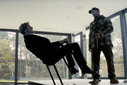 ステイサムがマフィアに恐怖の尋問！山路和弘vs堀内賢雄、吹替ボイス本編シーン公開『ワーキングマン』 画像