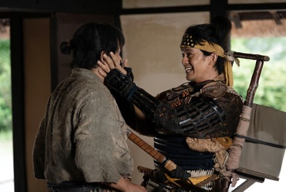 大河ドラマ「豊臣兄弟！」第1話あらすじ・場面写真　村のピンチを救ったのは8年ぶりに村に帰ってきた兄の藤吉郎だった…1月4日放送 画像