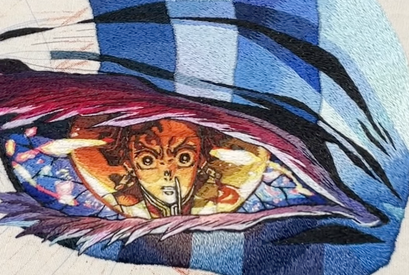 恐怖の猗窩座が再来！瞳に映る炭治郎の緊張も伝わるスーパーリアル刺繍の秘密とは？ 画像