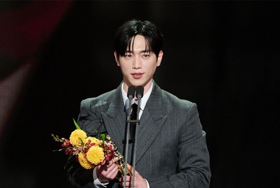 「MBC演技大賞」大賞に輝いたソ・ガンジュン、謙虚さが滲み出たスピーチ「なぜ僕がこの賞を…」 画像