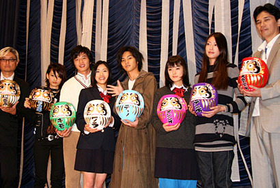 石原さとみの制服姿に柳楽優弥が秒殺!?　『包帯クラブ』の続編は恋愛編かも？ 画像