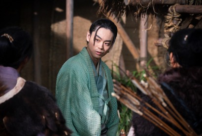 菅田将暉、大河ドラマ「豊臣兄弟！」での扮装写真公開　“名軍師”竹中半兵衛を演じる 画像