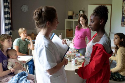 有村架純がナレーション担当『そして彼女たちは』若くして妊娠した女性たちの一歩を踏み出す姿を捉える予告編 画像