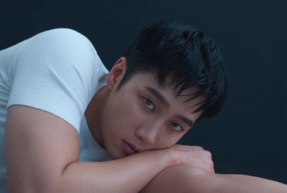 アン・ボヒョンの眼差しに射抜かれる…気だるげな色気全開の最新カット【PHOTO】 画像