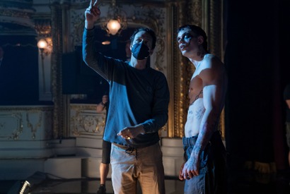 ビル・スカルスガルドがクライマックスの殺陣について語る『ザ・クロウ』インタビュー特別映像解禁 画像