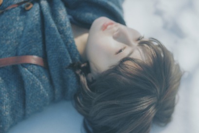 森七菜＆黒川想矢、凍てつく北海道を駆ける『青い鳥』テーマソングMV公開　公式写真集も発売決定 画像