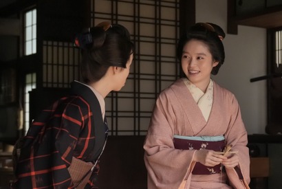 「ばけばけ」第119回あらすじ・場面写真　トキはヘブンの成功を祈り、ヘブンがなくしてしまった代わりの人形を作りはじめる…3月19日放送 画像