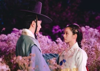 『花が咲けば、月を想い』ユ・スンホ×イ・ヘリ、ついにキス寸前 画像