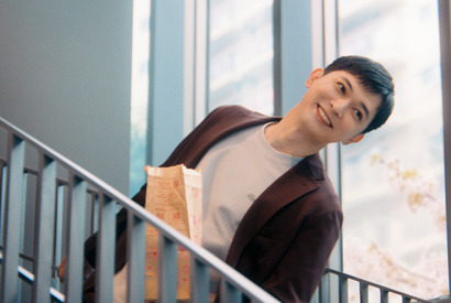 「転生してスキップ上手」「ばけばけコンビだ」吉沢亮、新CMでウッキウキのスキップ披露　“ウメ”野内まると共演 画像