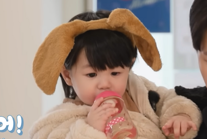 シム・ヒョンタクの愛息ハルくん、人生初の“ガールフレンド”登場！愛らしい犬耳姿で猛アピール 画像