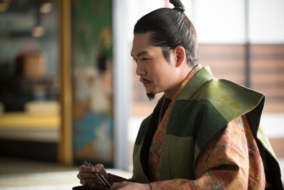 「豊臣兄弟！」第27回あらすじ・場面写真　信長が家康を接待していたが、食事に毒が盛られていたことが発覚…7月12日放送 画像