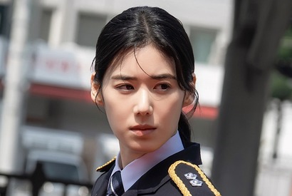『財閥×刑事』アン・ボヒョンの新たな相棒、女優チョン・ウンチェの“麗しい制服姿”をキャッチ！ 画像