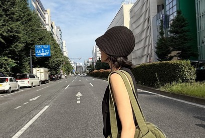 俳優ソン・ヘギョ、猛暑の日本でキャッチ！ラフな格好でも“オーラダダ漏れ”【PHOTO】 画像