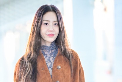 『善徳女王』女優コ・ヒョンジョン、大胆な“シースルールック”もお手のもの！空港がランウェイと化す…【写真】 画像