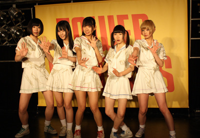 でんぱ組.incが『でんぱの神神』DVD-BOX発売記念イベントで“横綱”の称号を賭け神（紙）相撲対決！ 画像