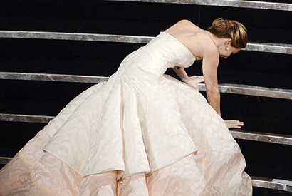 【第86回アカデミー賞】ジェニファー・ローレンス、再び転ぶアクシデント 画像