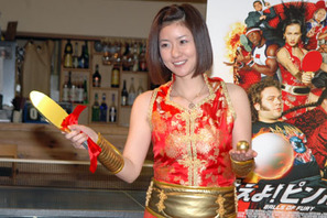 気分はマギー・Q！　話題の卓球選手がセクシー衣裳で『燃えよ！ピンポン』応援団長に 画像