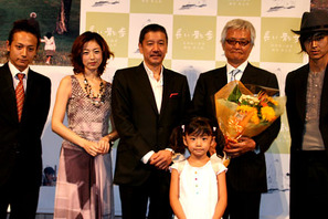 奥田瑛二監督作品『長い散歩』完成報告記者会見 画像