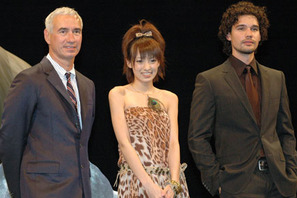 アッキーナ、セクシーな“紀元前1万年コスチューム”でハリウッド進出？ 画像