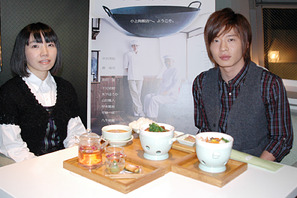 “しあわせのかおりメニュー”に満面の笑み！　シネマカフェ読者が田中圭に直撃 画像