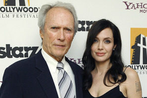 アンジェリーナがC・イーストウッドの栄誉を讚えるため映画祭にサプライズ登場！ 画像