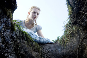 ジョニーにヘレナにアン・ハサウェイ…『アリス』キャストインタビュー付き映像が到着 画像