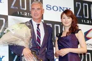 エメリッヒ最新作『2012』映像が世界初公開　安めぐみは「滅亡前に結婚したい！」 画像