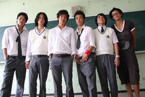2010年はバンドブーム再到来？　小栗旬、初監督作品は旬な5人が高校バンドマンに 画像