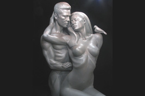 ブランジェリーナがモデルの刺激的な彫像が、オクラホマ州で公開に 画像
