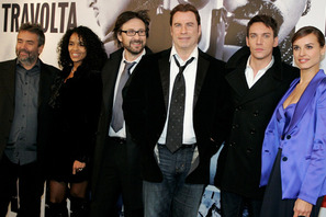 シャンゼリゼにレッドカーペット！　J・トラヴォルタが最新作パリ・プレミアに登場！ 画像