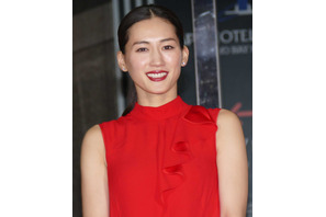 綾瀬はるか、主演作『本能寺ホテル』は「それなり」？ 珍アピールで共演者ズッコケ！ 画像