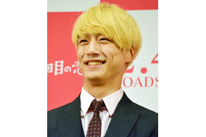 金髪姿の坂口健太郎、miwa呼び捨てにファン胸キュン？ 画像