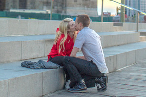 エマ・ロバーツに新恋人!?　ゴシップのような劇中写真入手！『NERVE／ナーヴ』 画像