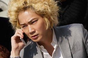 綾野剛扮する白鳥龍彦がキッズダンサーと踊り出す!? 『新宿スワンII』コラボCM解禁 画像