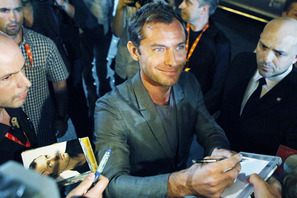 ジュード・ロウ、元妻の自伝出版を止めようと画策中 画像