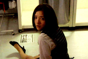 BeeTVで清水崇がホラーを監修！　星野真里が恐怖におののく 画像