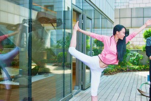 EXOレイも思わず見とれる美しさ！ 美女が“ヨガの極意”を伝授『カンフー・ヨガ』 画像
