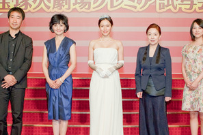 宝塚の聖地に、中谷美紀、宮本信子、南果歩、谷村美月が華麗なドレス姿で降臨！ 画像