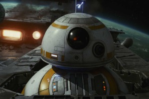 BB-8に密着取材！『最後のジェダイ』ロンドンプレミアの裏で迷子に!? 画像