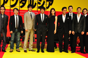 織田裕二、ネタバレぎりぎり！　伊藤英明に銃を向けられ「怖かった！」 画像