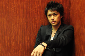 勝地涼インタビュー　東山紀之と向かい合い「目で語り合った」 画像