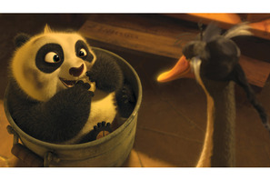 『カンフー・パンダ2』キービジュアル解禁！　赤ちゃん時代はモフモフの鍋入り息子？ 画像