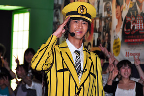 香取慎吾、地元・亀有をジャック！　名実ともに寅さんと並ぶ葛飾のスターに？ 画像