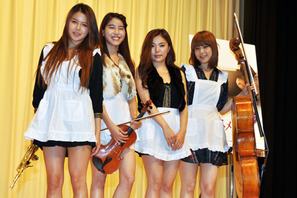 K-POPグループ「バニラルーシー」がメイドに変身？　美脚と生演奏を披露！ 画像