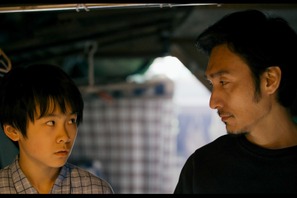 草なぎ剛が浮気性の父親演じる『まく子』高橋優主題歌入り予告公開 画像